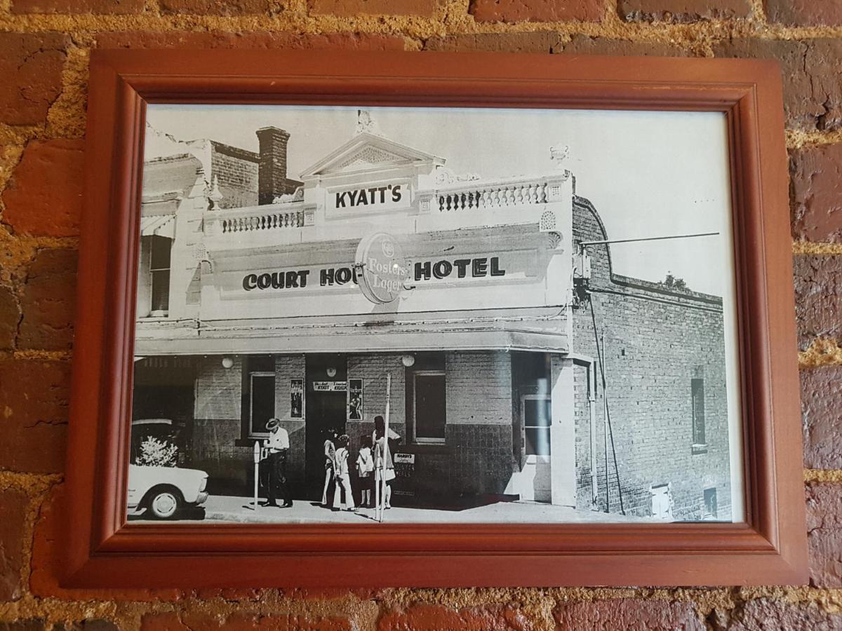 Courthouse Hotel Арарат Экстерьер фото